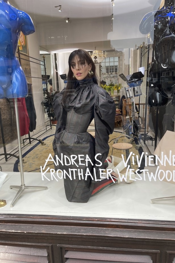 عرض ازياء مجموعة Vivienne Westwood لخريف وشتاء 2021-2022