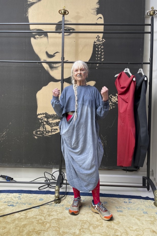 عرض ازياء مجموعة Vivienne Westwood لخريف وشتاء 2021-2022