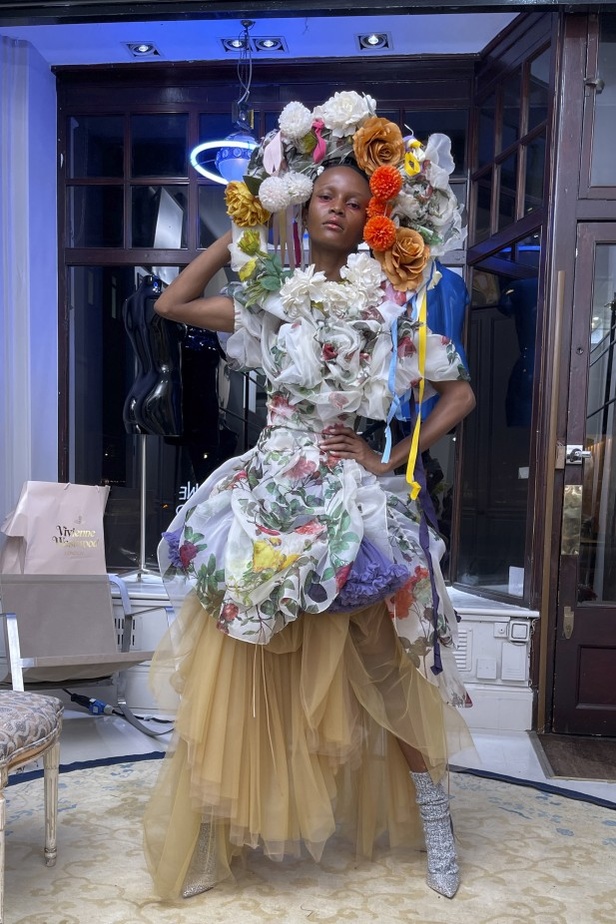 عرض ازياء مجموعة Vivienne Westwood لخريف وشتاء 2021-2022