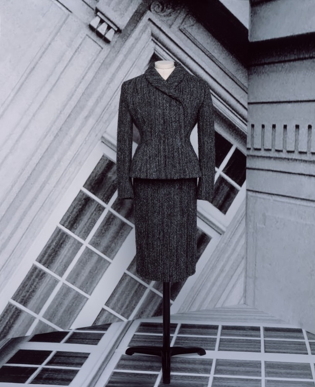 صور ازياء ديور Dior مجموعة خريف وشتاء 2020-2021  تأخذنا إلى عالم الخيال