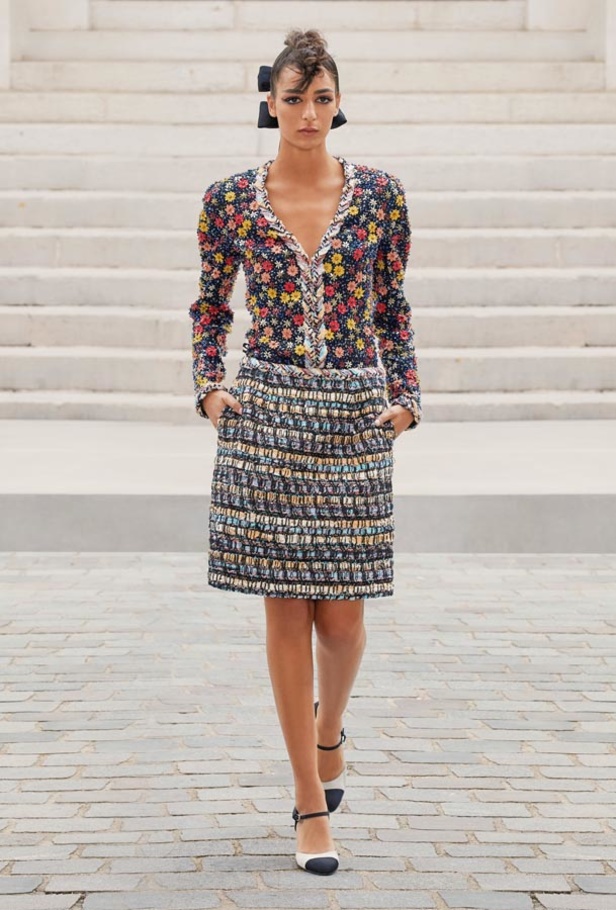 عرض أزياء دار شانيل CHANEL للأزياء الراقية لخريف وشتاء 2021-2022