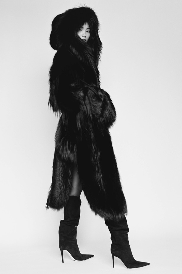 من عرض ازياء Alexandre Vauthier للهوت كوتور لخريف وشتاء 2021-2022