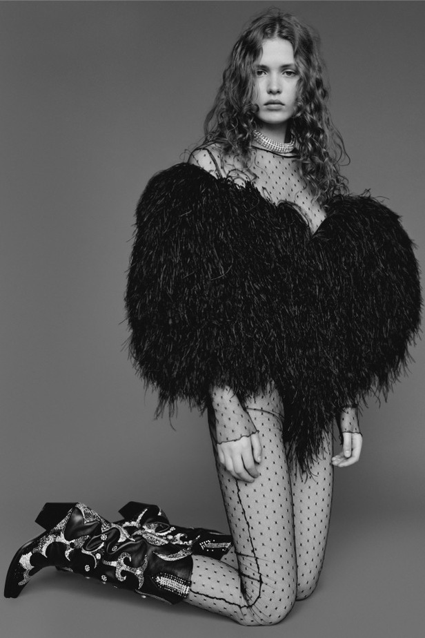 من عرض ازياء Alexandre Vauthier للهوت كوتور لخريف وشتاء 2021-2022