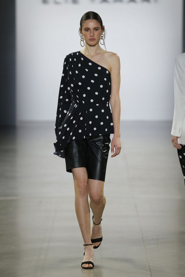  اسبوع الموضة في نيويورك 2019 ابرز صيحات أزياء و اكسسوارات ELIE TAHARI لربيع وصيف 2020 