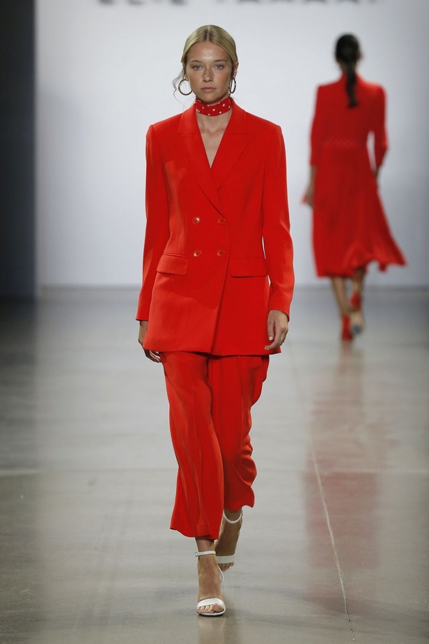  اسبوع الموضة في نيويورك 2019 ابرز صيحات أزياء و اكسسوارات ELIE TAHARI لربيع وصيف 2020 