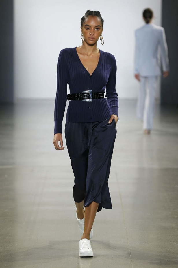  اسبوع الموضة في نيويورك 2019 ابرز صيحات أزياء و اكسسوارات ELIE TAHARI لربيع وصيف 2020 