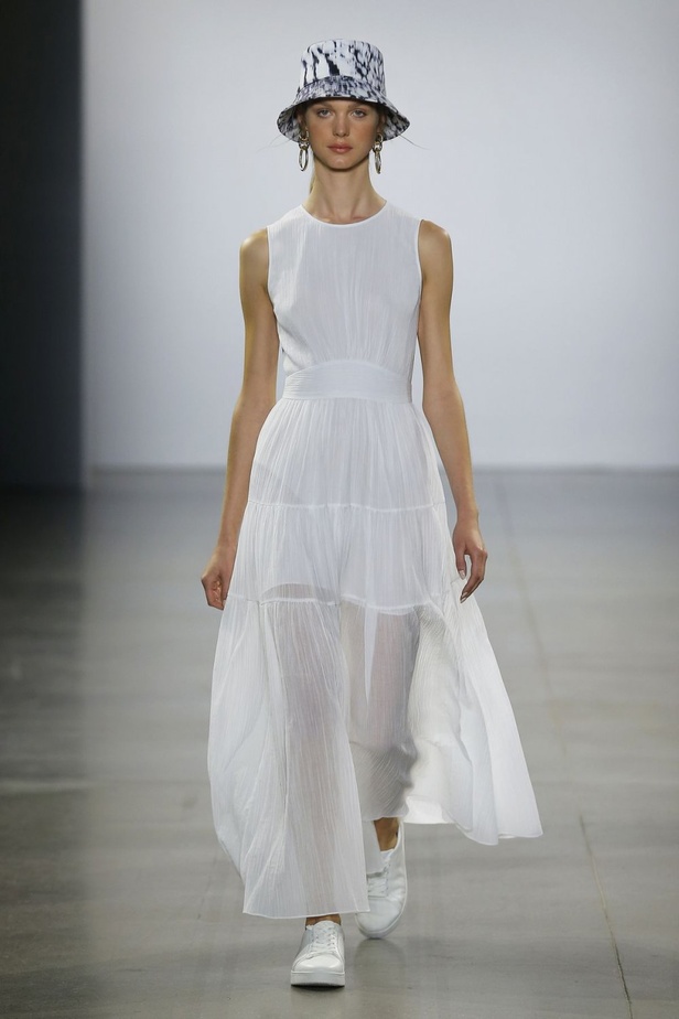  اسبوع الموضة في نيويورك 2019 ابرز صيحات أزياء و اكسسوارات ELIE TAHARI لربيع وصيف 2020 