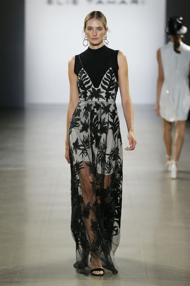  اسبوع الموضة في نيويورك 2019 ابرز صيحات أزياء و اكسسوارات ELIE TAHARI لربيع وصيف 2020 