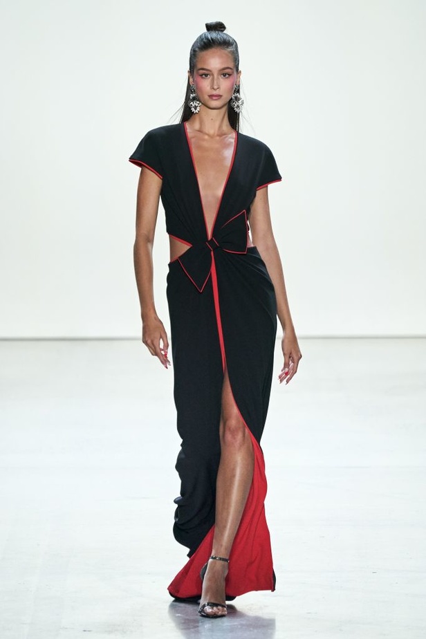  اسبوع الموضة في نيويورك 2019  موديلات فساتين TADASHI SHOJI لربيع وصيف 2020 