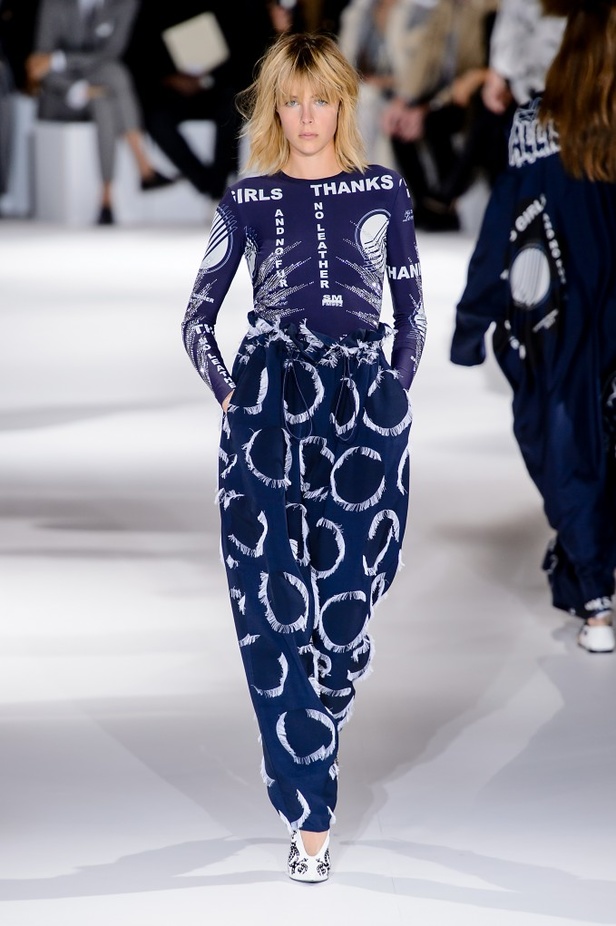 مجموعة “ستيلا ماكارتني” لموسم ربيع وصيف 2017