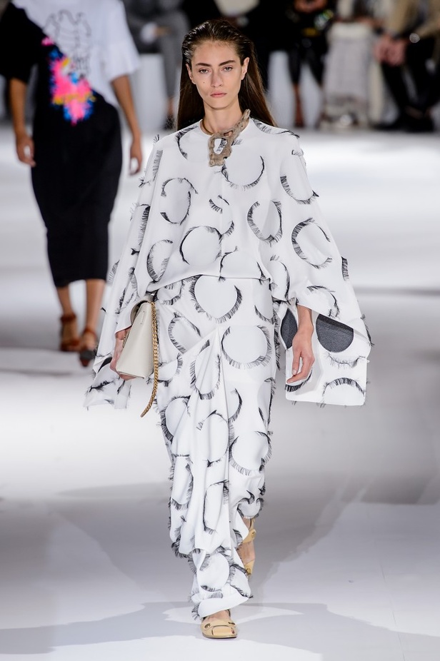 مجموعة “ستيلا ماكارتني” لموسم ربيع وصيف 2017