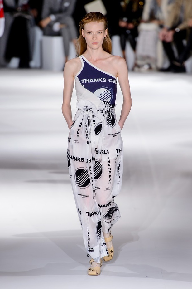 مجموعة “ستيلا ماكارتني” لموسم ربيع وصيف 2017