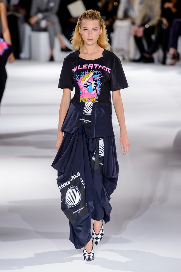 مجموعة “ستيلا ماكارتني” لموسم ربيع وصيف 2017