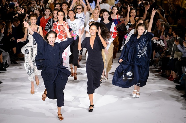 مجموعة “ستيلا ماكارتني” لموسم ربيع وصيف 2017