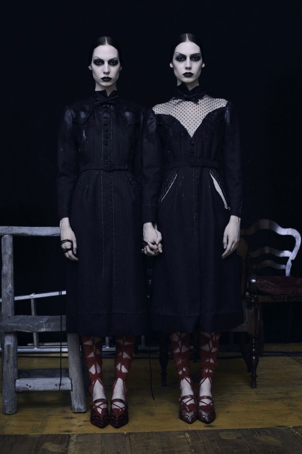 عرض ازياء مجموعة maison margiela لربيع وصيف 2021