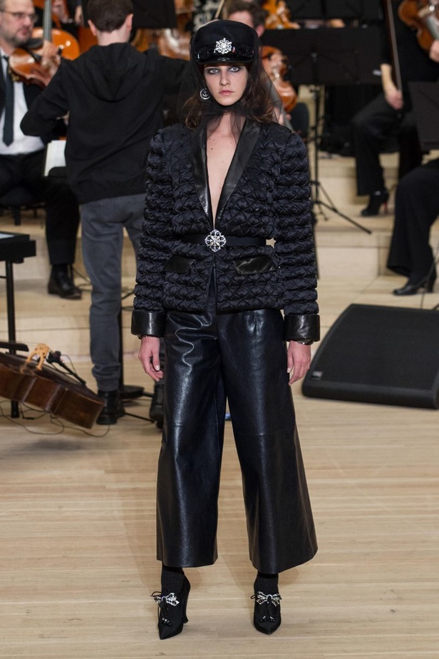 مجموعة Métiers d’art من شانيل لموسم 2017- 2018