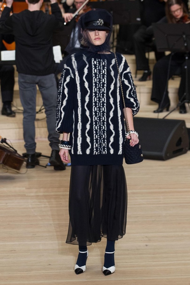 مجموعة Métiers d’art من شانيل لموسم 2017- 2018