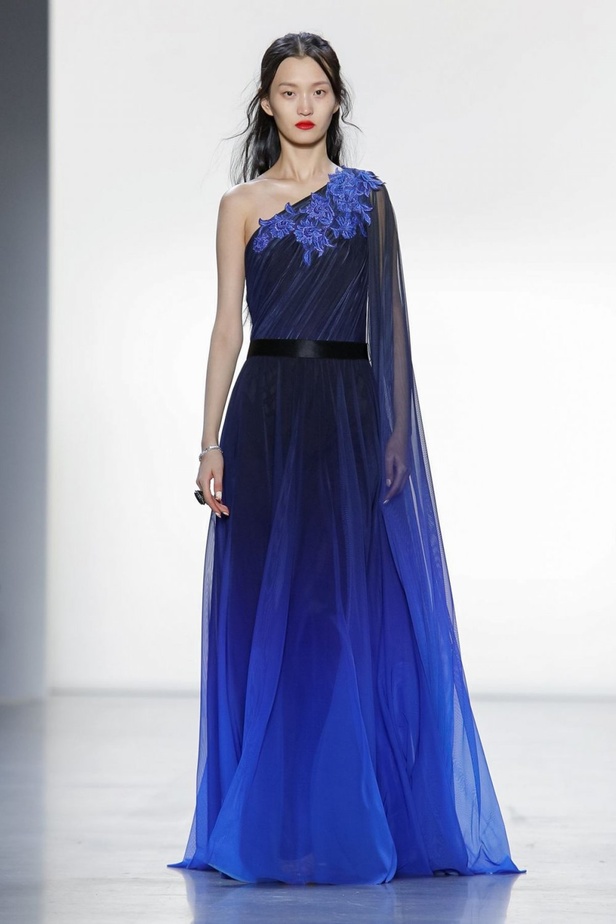 مجموعة Tadashi Shoji للألبسة الجاهزة لخريف 2019