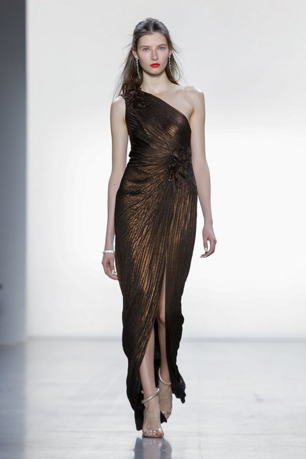 مجموعة Tadashi Shoji للألبسة الجاهزة لخريف 2019