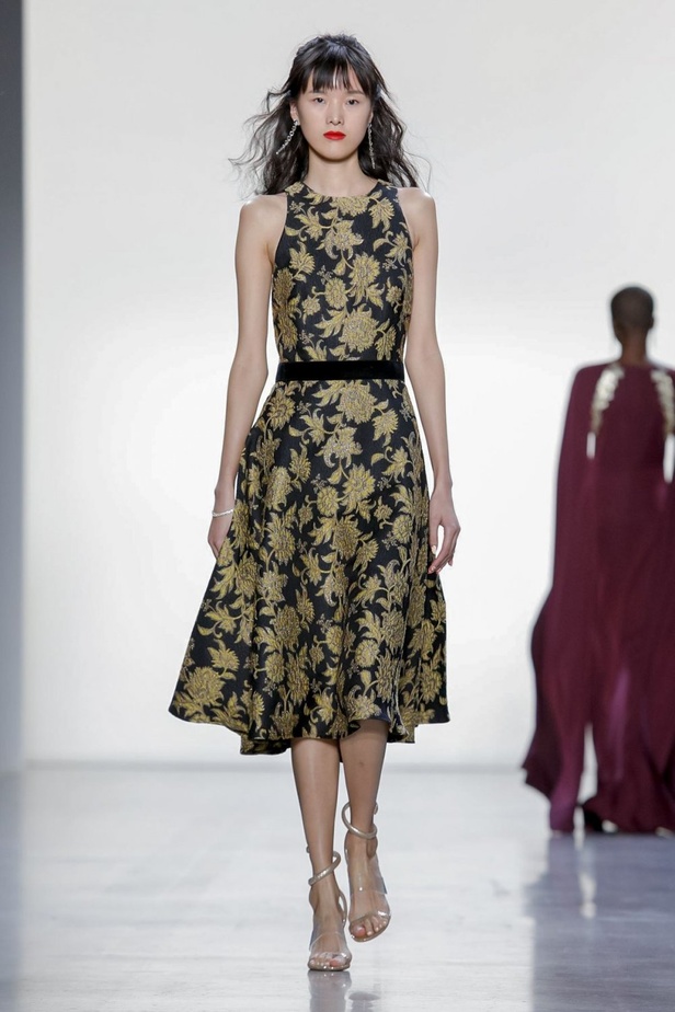 مجموعة Tadashi Shoji للألبسة الجاهزة لخريف 2019