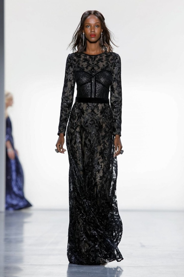 مجموعة Tadashi Shoji للألبسة الجاهزة لخريف 2019