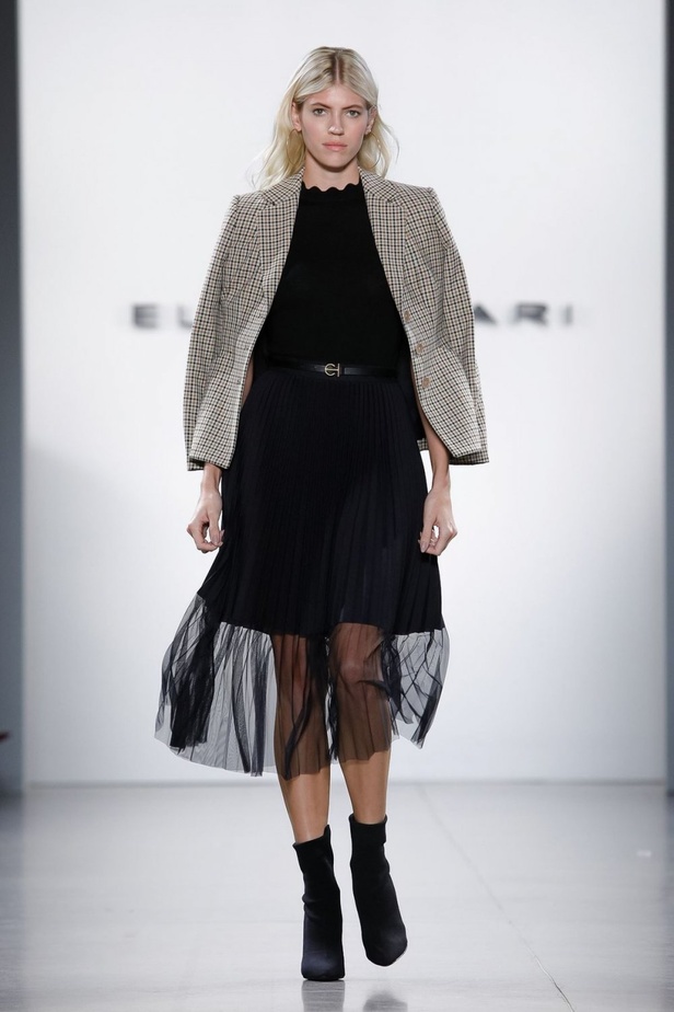 عرض أزياء إيلي تاهاري لخريف وشتاء 2019