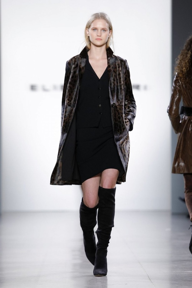 عرض أزياء إيلي تاهاري لخريف وشتاء 2019