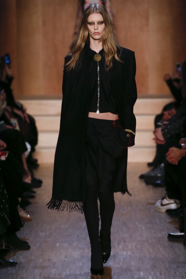 مجموعة جيفنشي لخريف وشتاء 2016-2017