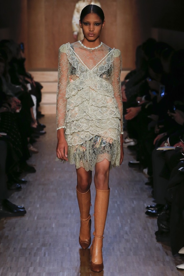 مجموعة جيفنشي لخريف وشتاء 2016-2017