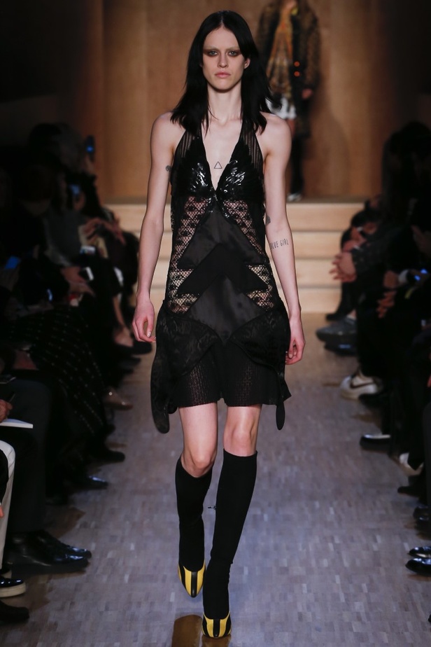 مجموعة جيفنشي لخريف وشتاء 2016-2017