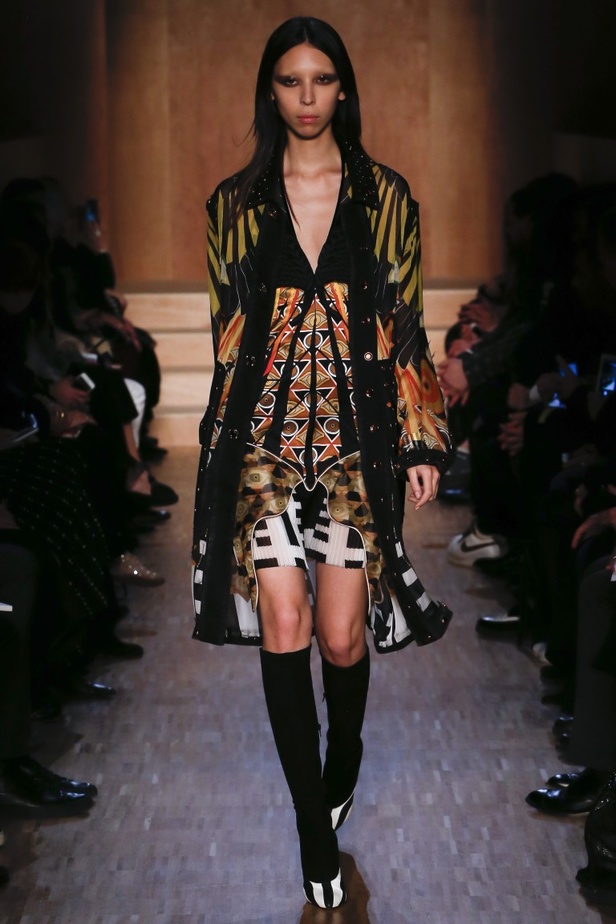 مجموعة جيفنشي لخريف وشتاء 2016-2017