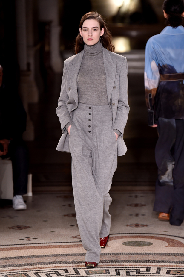 عرض أزياء ستيلا مكارتني لموسم خريف وشتاء 2017