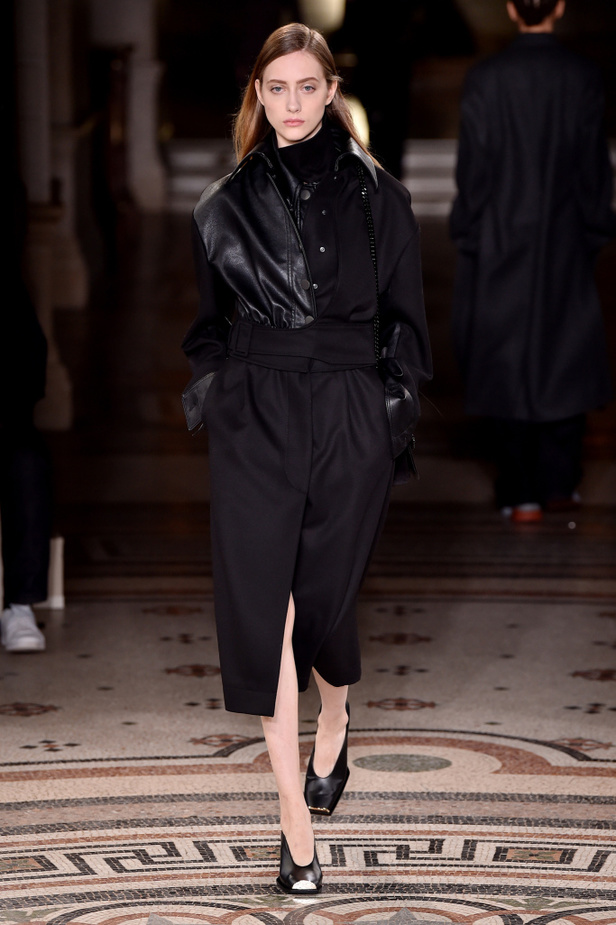 عرض أزياء ستيلا مكارتني لموسم خريف وشتاء 2017