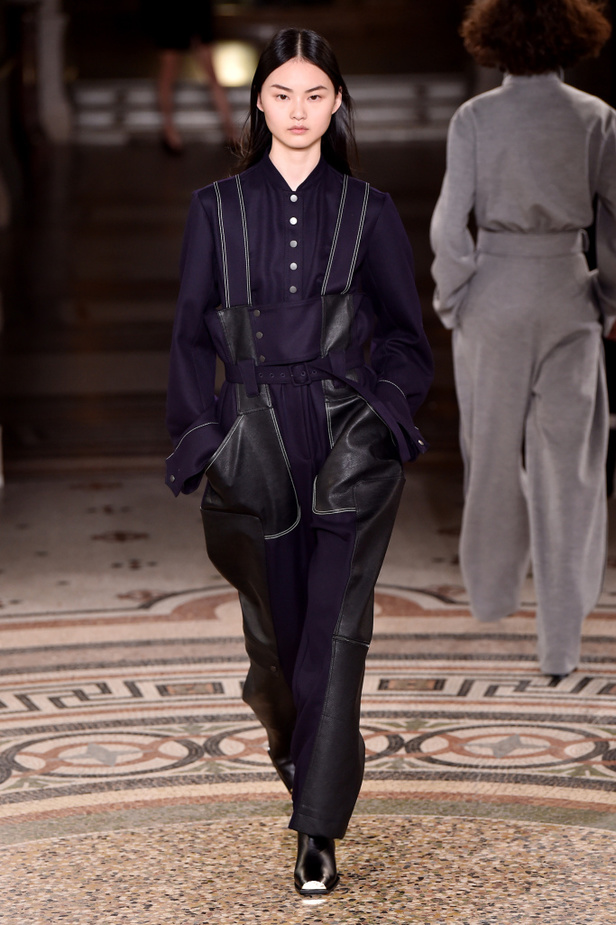 عرض أزياء ستيلا مكارتني لموسم خريف وشتاء 2017