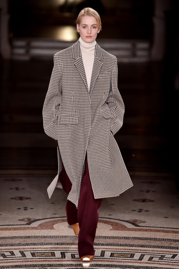 عرض أزياء ستيلا مكارتني لموسم خريف وشتاء 2017