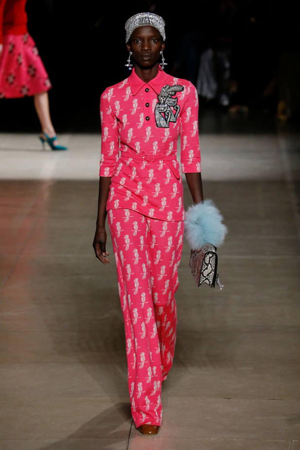 عرض أزياء ميو ميو لموسم خريف وشتاء 2017