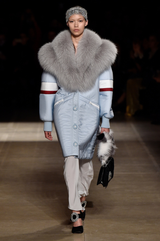 عرض أزياء ميو ميو لموسم خريف وشتاء 2017