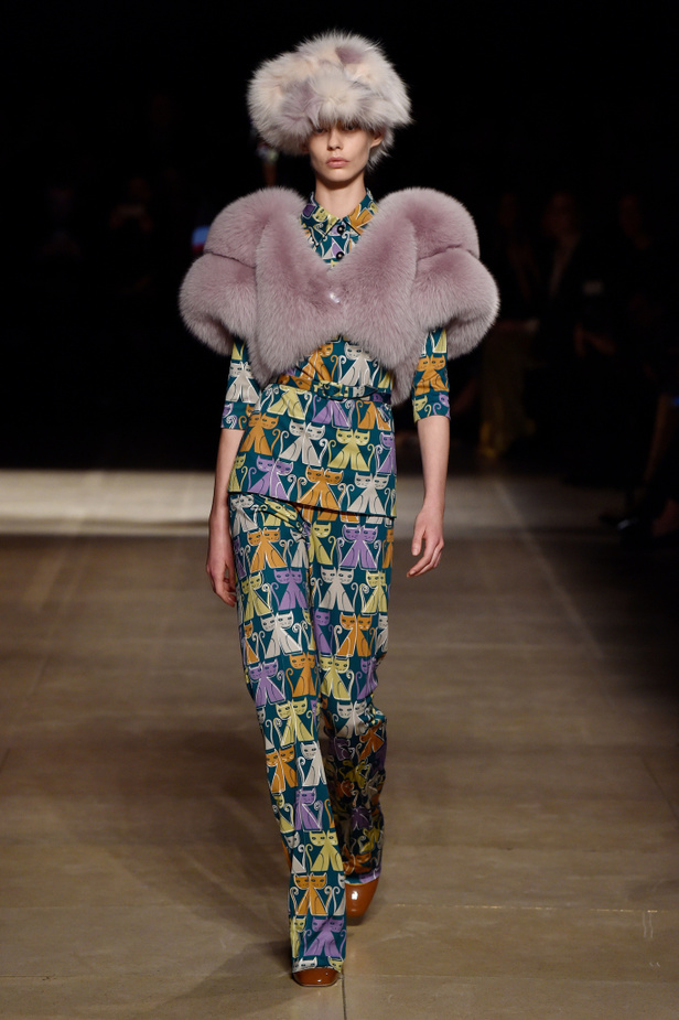 عرض أزياء ميو ميو لموسم خريف وشتاء 2017