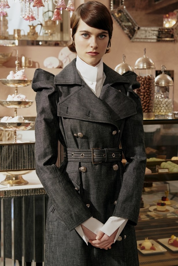 عرض أزياء مجموعة Dice Kayek لموضة خريف وشتاء 2021-2022