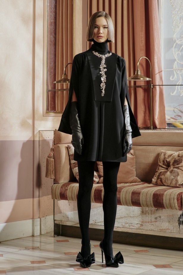 عرض أزياء مجموعة Dice Kayek لموضة خريف وشتاء 2021-2022