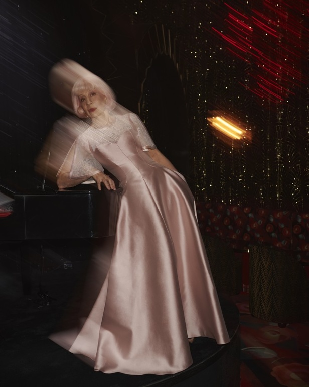 عرض أزياء مجموعة Alexis Mabille لخريف وشتاء 2021-2022