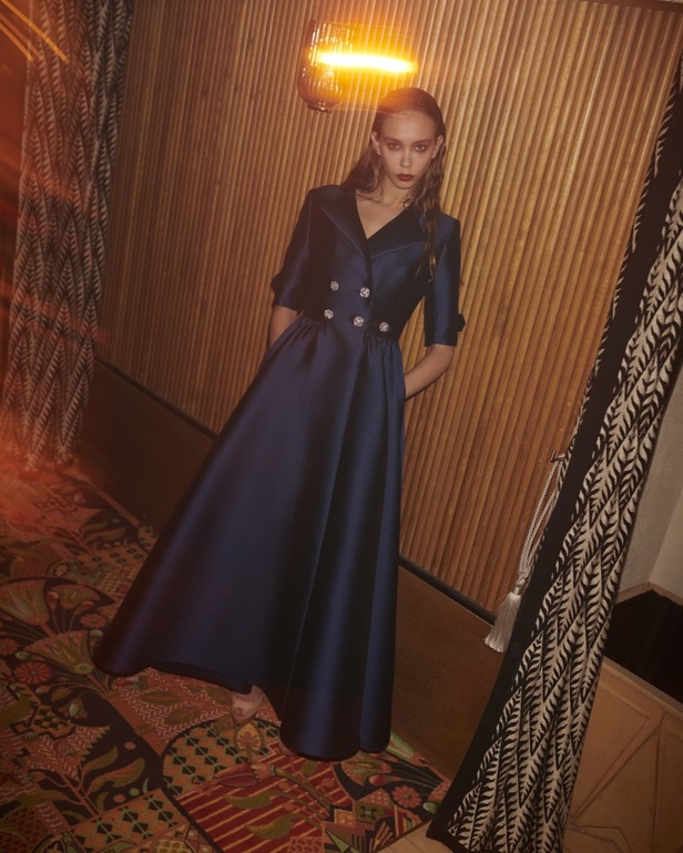 عرض أزياء مجموعة Alexis Mabille لخريف وشتاء 2021-2022