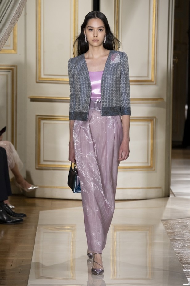 عرض ازياء مجموعة GIORGIO ARMANI PRIVE للهوت كوتور لخريف 2021 في باريس