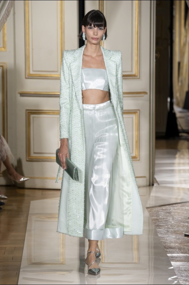 عرض ازياء مجموعة GIORGIO ARMANI PRIVE للهوت كوتور لخريف 2021 في باريس