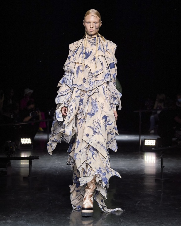 من مجموعة Jean Paul Gaultier للهوت كوتور لموسم خريف وشتاء 2021-2022