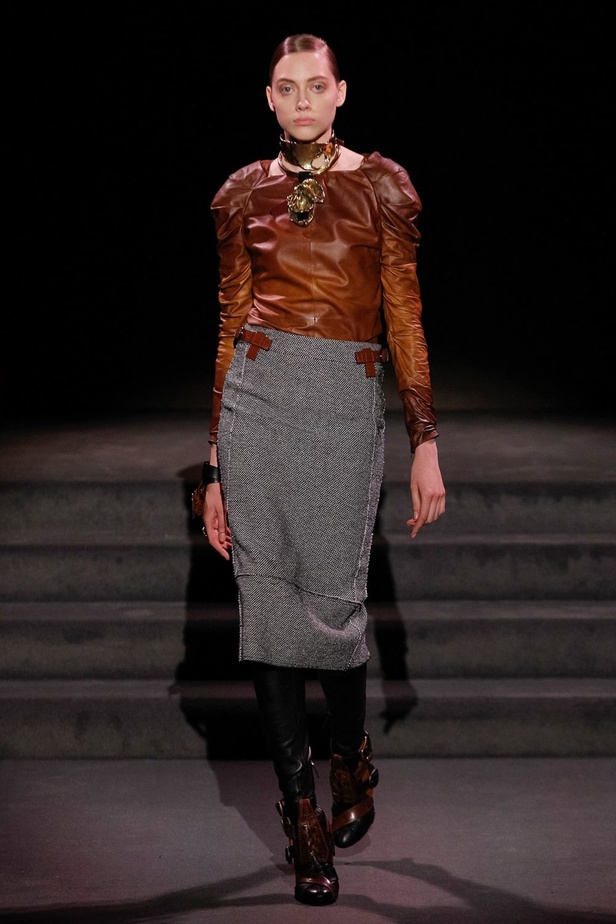 توم فورد يتخطى التقاليد ويطرح ازياء شتاء 2016