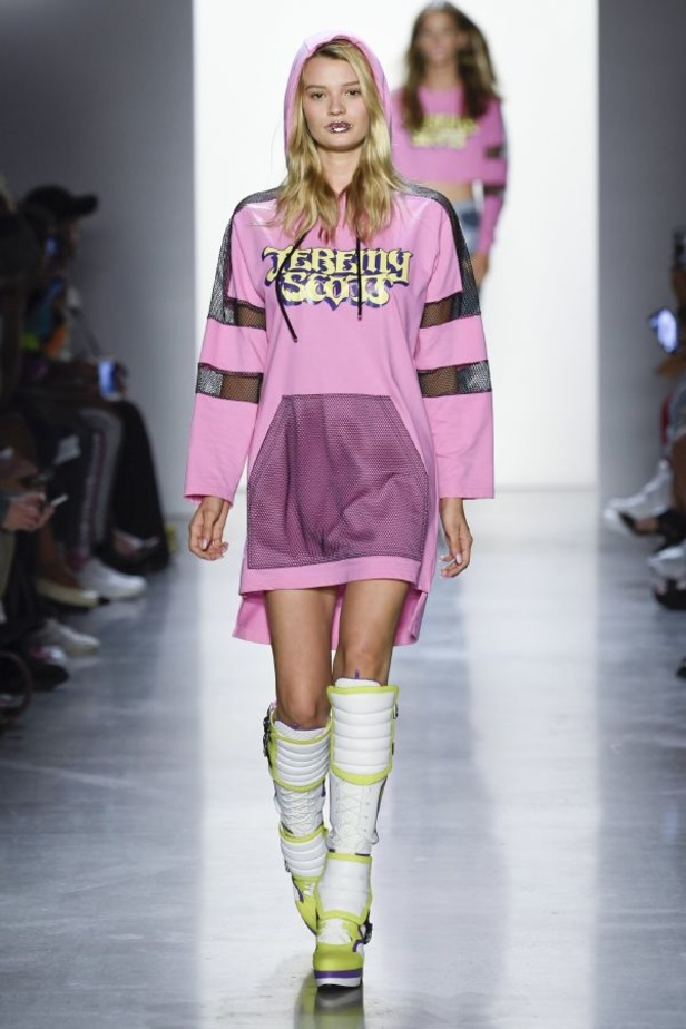 مجموعة Jeremy Scott لربيع وصيف ٢٠١٩ !