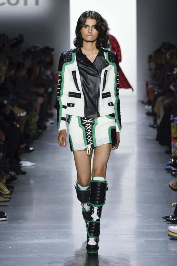 مجموعة Jeremy Scott لربيع وصيف ٢٠١٩ !
