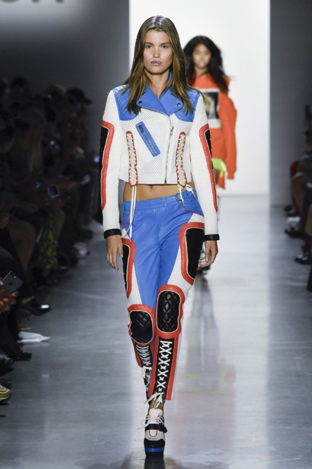 مجموعة Jeremy Scott لربيع وصيف ٢٠١٩ !