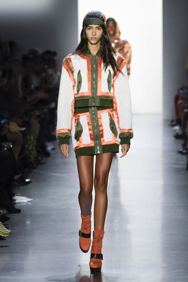 مجموعة Jeremy Scott لربيع وصيف ٢٠١٩ !